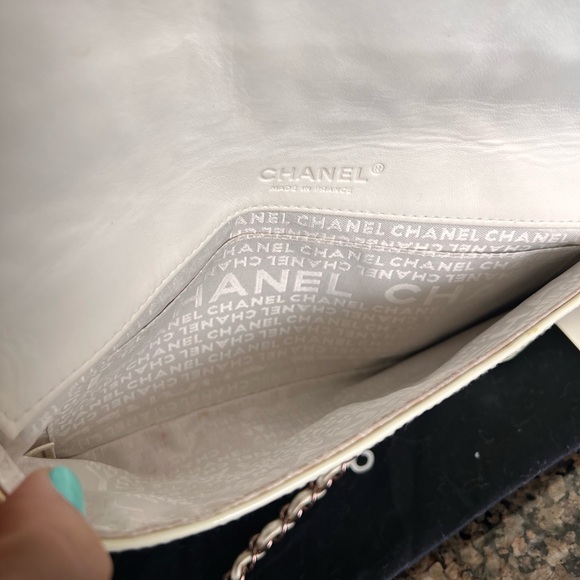 Authentic Chanel Chain Flap Bag Camellia Patent East West - Picture 4 of 16